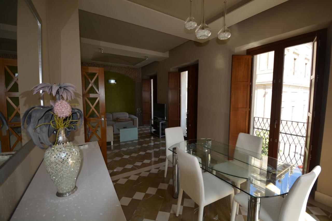 Apartment Luxury With Views To Alcazar, Cathedral And Giralda.