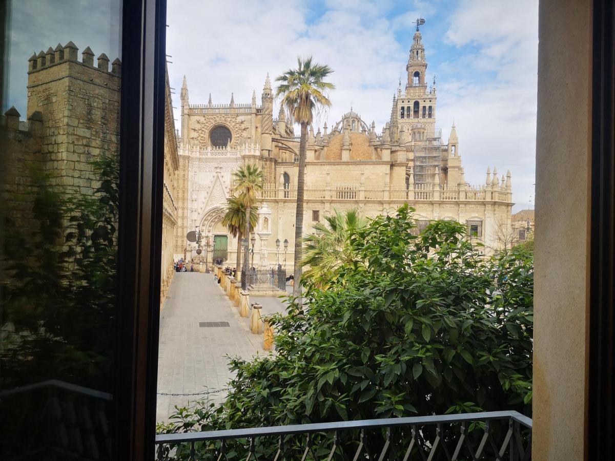 Luxury With Views To Alcazar, Cathedral And Giralda. Apartment Seville